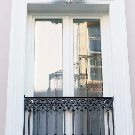 Lumen Place Apartment